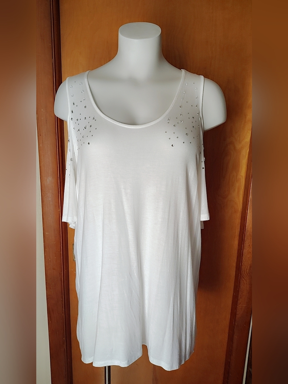 𝖢𝗁𝗂𝖼 𝖱𝗁𝗂𝗇𝖾𝗌𝗍𝗈𝗇𝖾 𝖢𝗈𝗅𝖽-𝖲𝗁𝗈𝗎𝗅𝖽𝖾𝗋 𝖳𝗎𝗇𝗂c/𝖬𝗂𝗇𝗂𝖣RESS - Picture 4 of 9